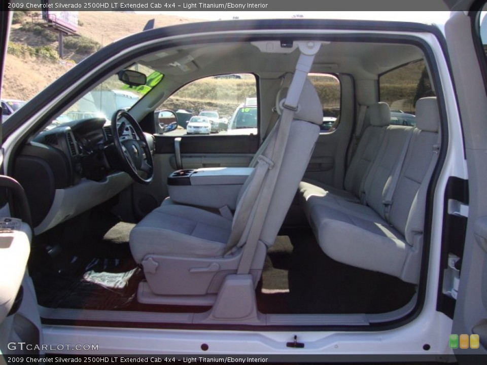 Light Titanium/Ebony Interior Photo for the 2009 Chevrolet Silverado 2500HD LT Extended Cab 4x4 #83886190