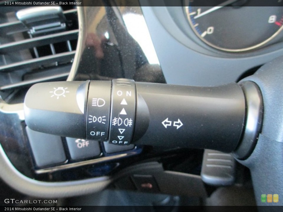 Black Interior Controls for the 2014 Mitsubishi Outlander SE #83895931
