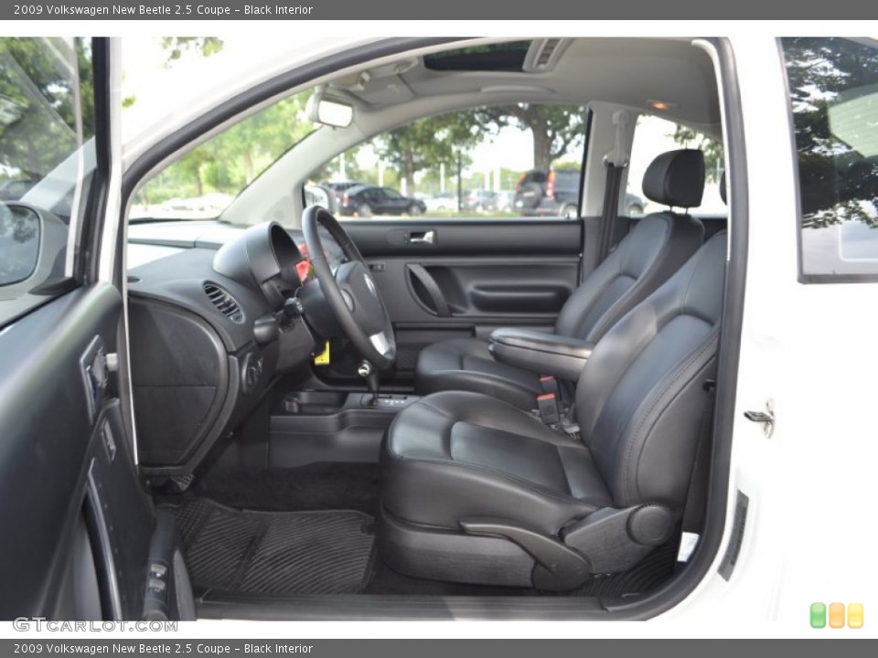 Black Interior Photo for the 2009 Volkswagen New Beetle 2.5 Coupe #83909353