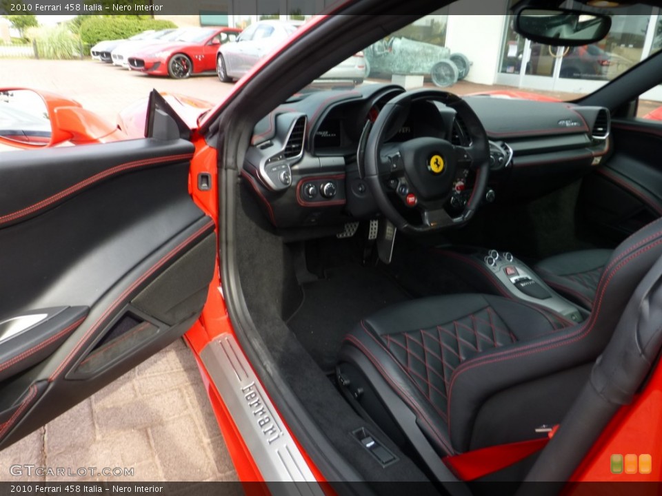 Nero Interior Photo for the 2010 Ferrari 458 Italia #83953324