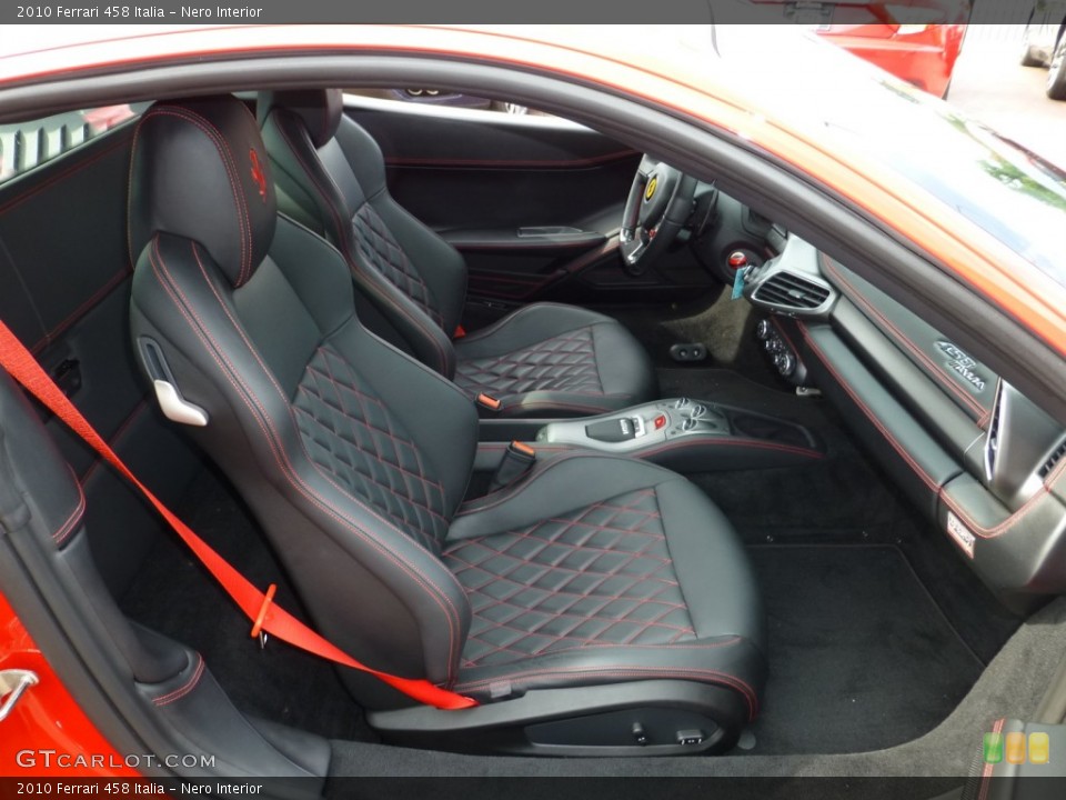 Nero Interior Front Seat for the 2010 Ferrari 458 Italia #83953642
