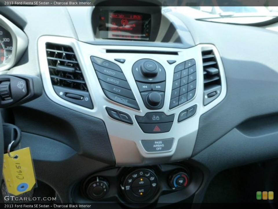 Charcoal Black Interior Controls for the 2013 Ford Fiesta SE Sedan #84007524