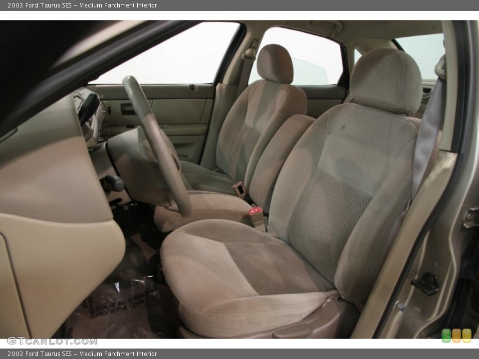 Medium Parchment Interior Photo for the 2003 Ford Taurus SES #84017307