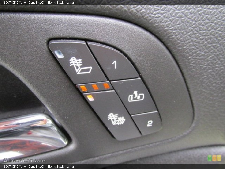 Ebony Black Interior Controls for the 2007 GMC Yukon Denali AWD #84023808