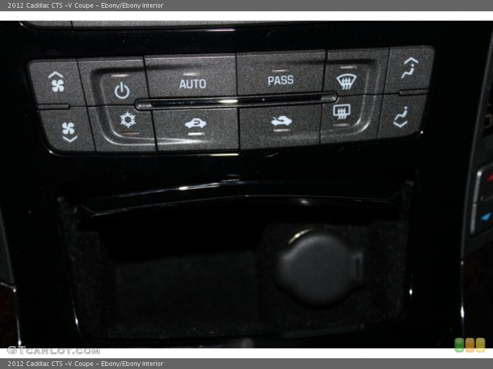 Ebony/Ebony Interior Controls for the 2012 Cadillac CTS -V Coupe #84032904