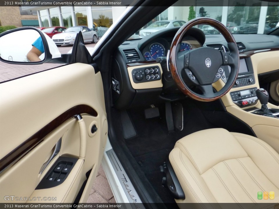 Sabbia Interior Photo for the 2013 Maserati GranTurismo Convertible GranCabrio #84041130