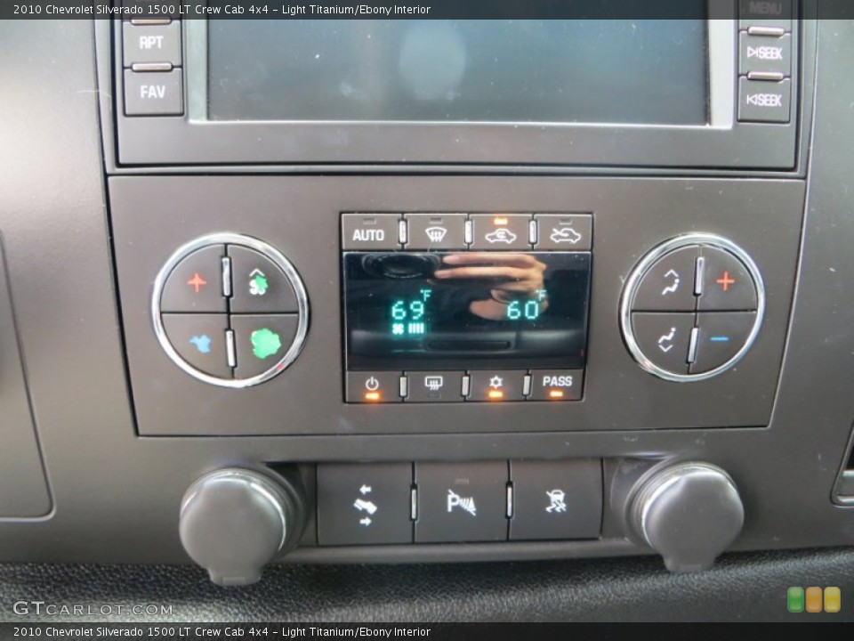 Light Titanium/Ebony Interior Controls for the 2010 Chevrolet Silverado 1500 LT Crew Cab 4x4 #84054296