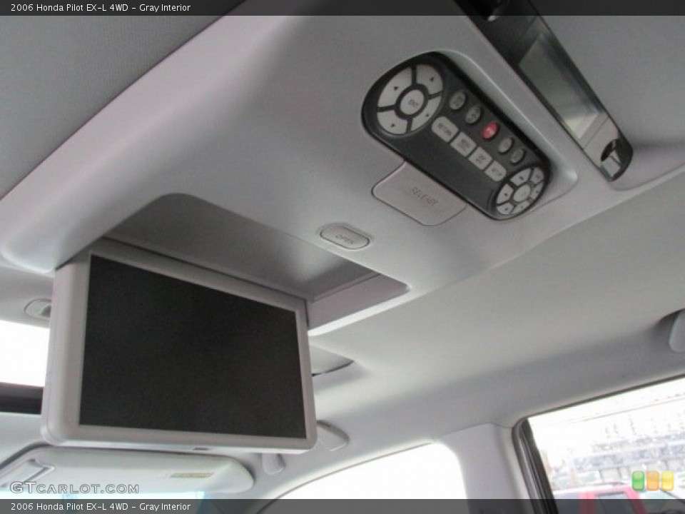 Gray Interior Entertainment System for the 2006 Honda Pilot EX-L 4WD #84055655