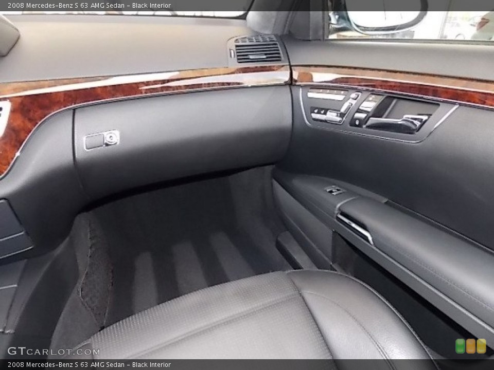 Black Interior Dashboard for the 2008 Mercedes-Benz S 63 AMG Sedan #84063713