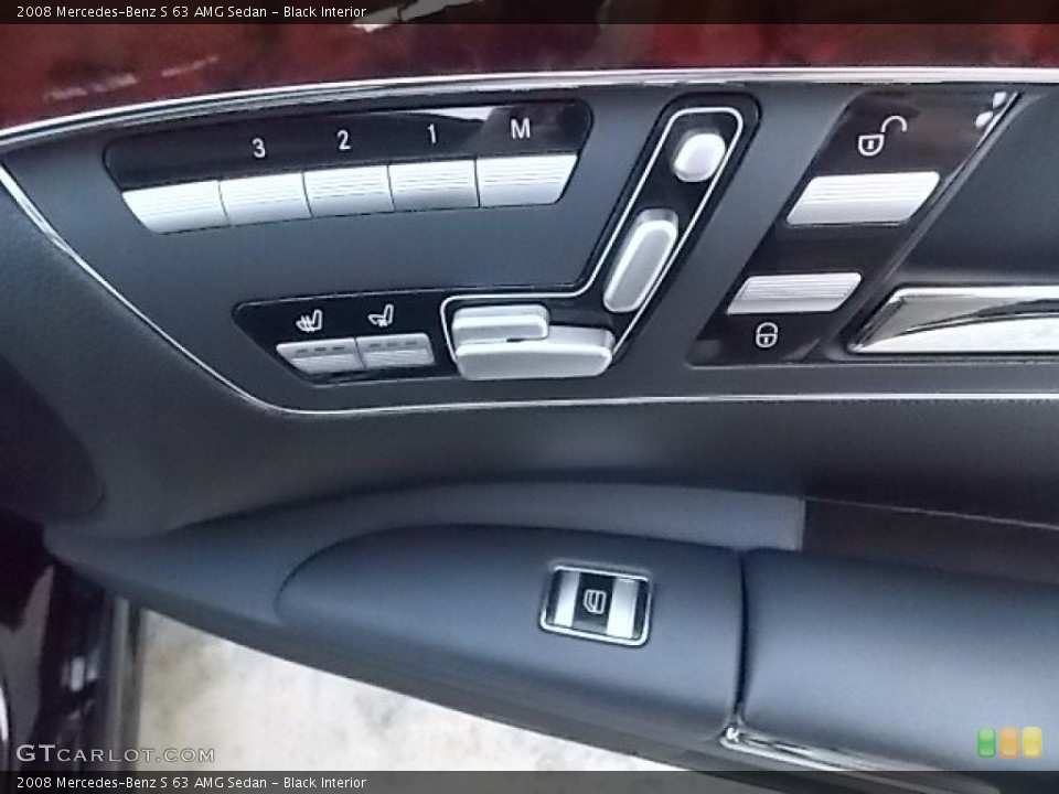 Black Interior Controls for the 2008 Mercedes-Benz S 63 AMG Sedan #84063881