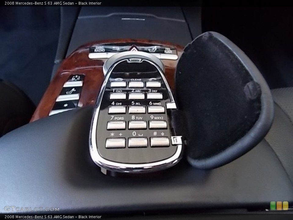 Black Interior Controls for the 2008 Mercedes-Benz S 63 AMG Sedan #84064475