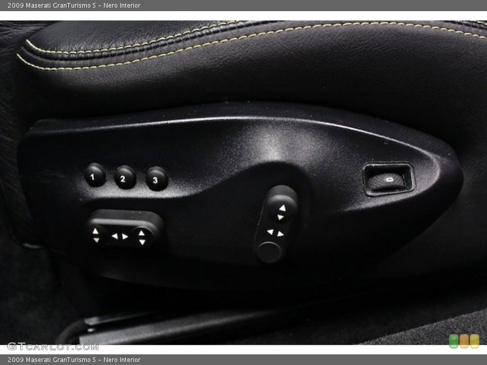 Nero Interior Controls for the 2009 Maserati GranTurismo S #84065264