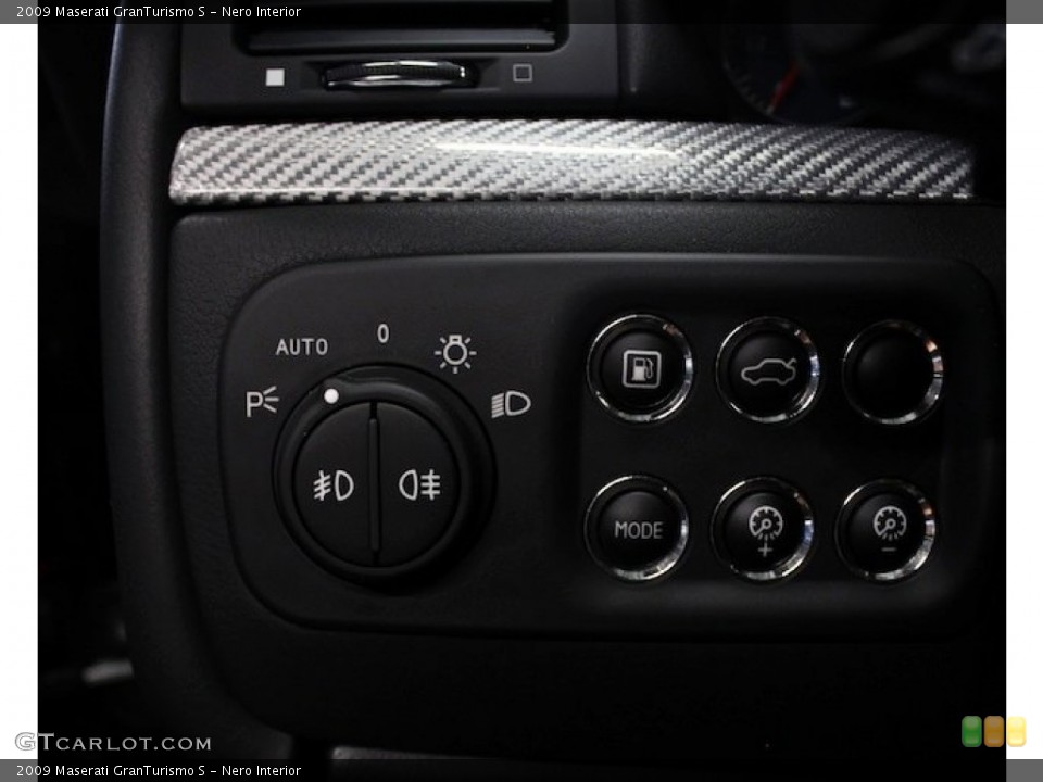 Nero Interior Controls for the 2009 Maserati GranTurismo S #84065357