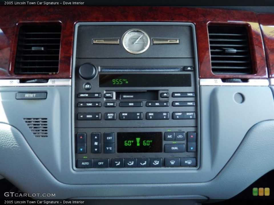 Dove Interior Controls for the 2005 Lincoln Town Car Signature #84066941
