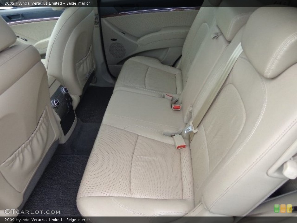 Beige Interior Rear Seat for the 2009 Hyundai Veracruz Limited #84074426