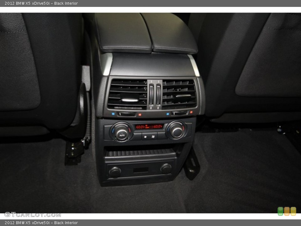 Black Interior Controls for the 2012 BMW X5 xDrive50i #84079778