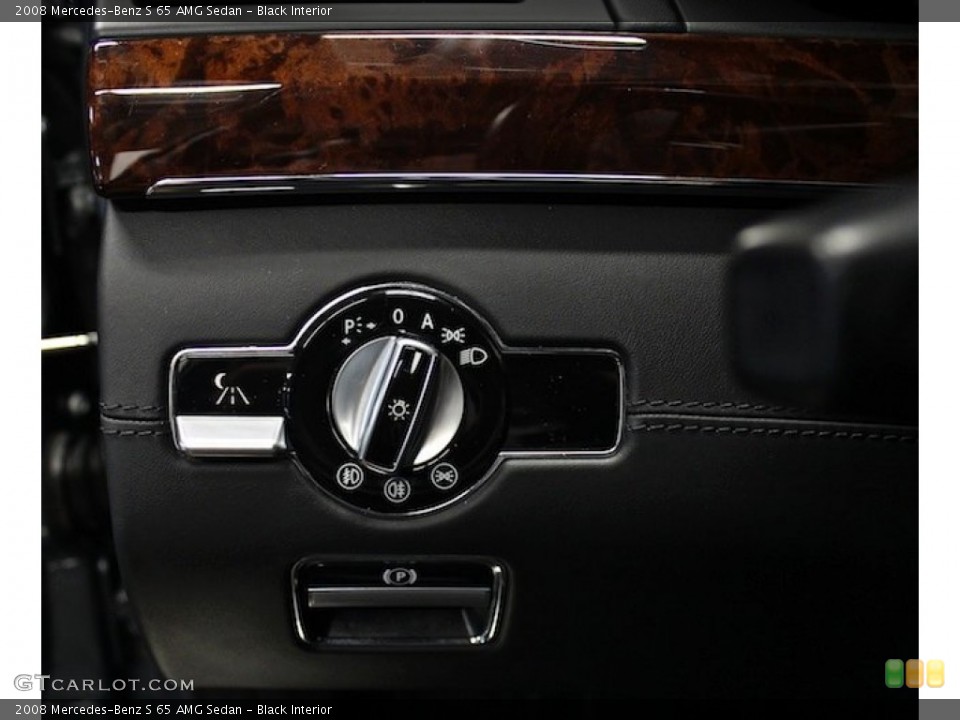 Black Interior Controls for the 2008 Mercedes-Benz S 65 AMG Sedan #84107987