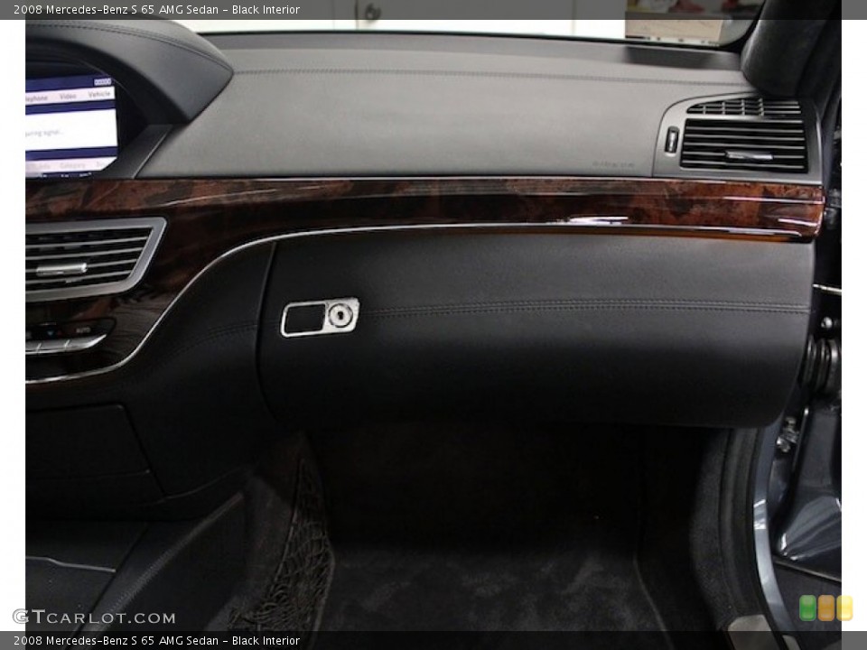 Black Interior Dashboard for the 2008 Mercedes-Benz S 65 AMG Sedan #84108122