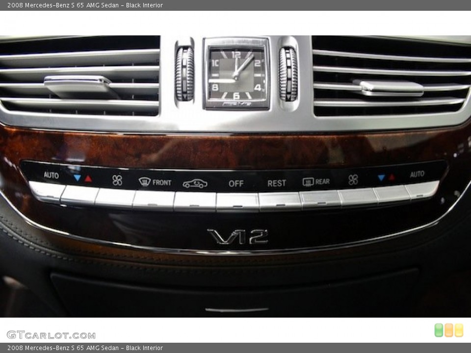 Black Interior Controls for the 2008 Mercedes-Benz S 65 AMG Sedan #84108158
