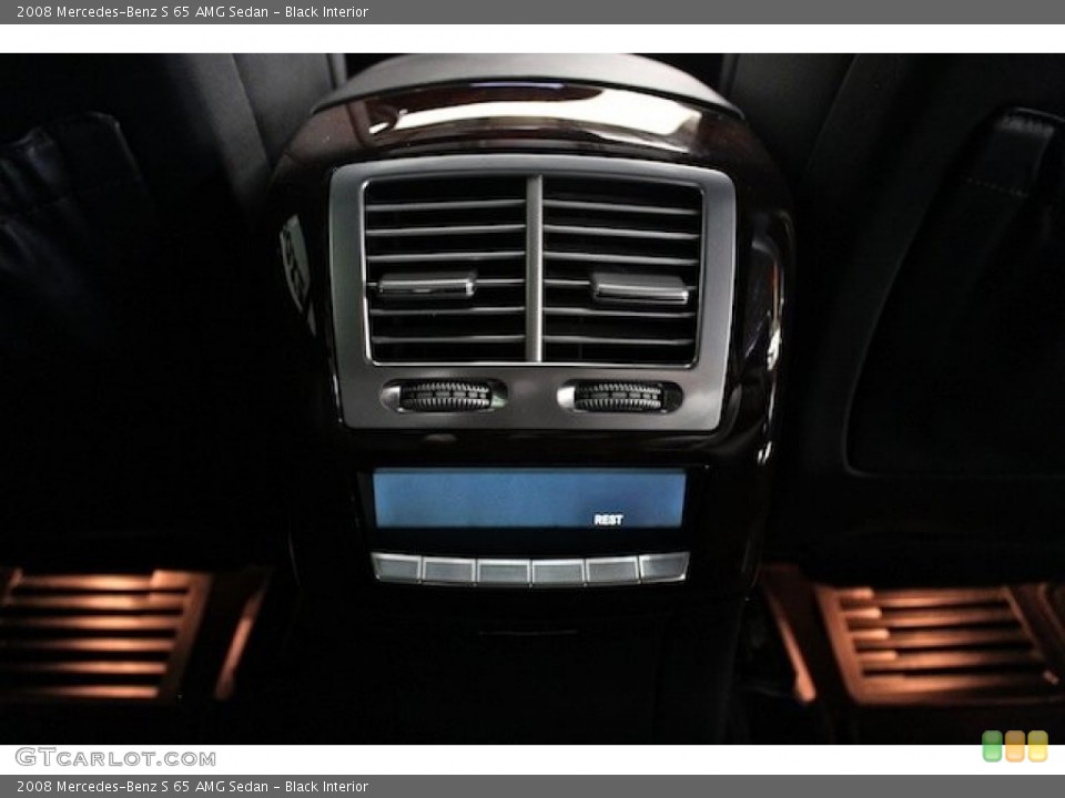 Black Interior Controls for the 2008 Mercedes-Benz S 65 AMG Sedan #84108362