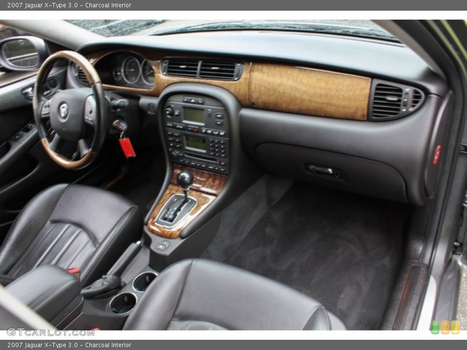 Charcoal Interior Dashboard for the 2007 Jaguar X-Type 3.0 #84112943