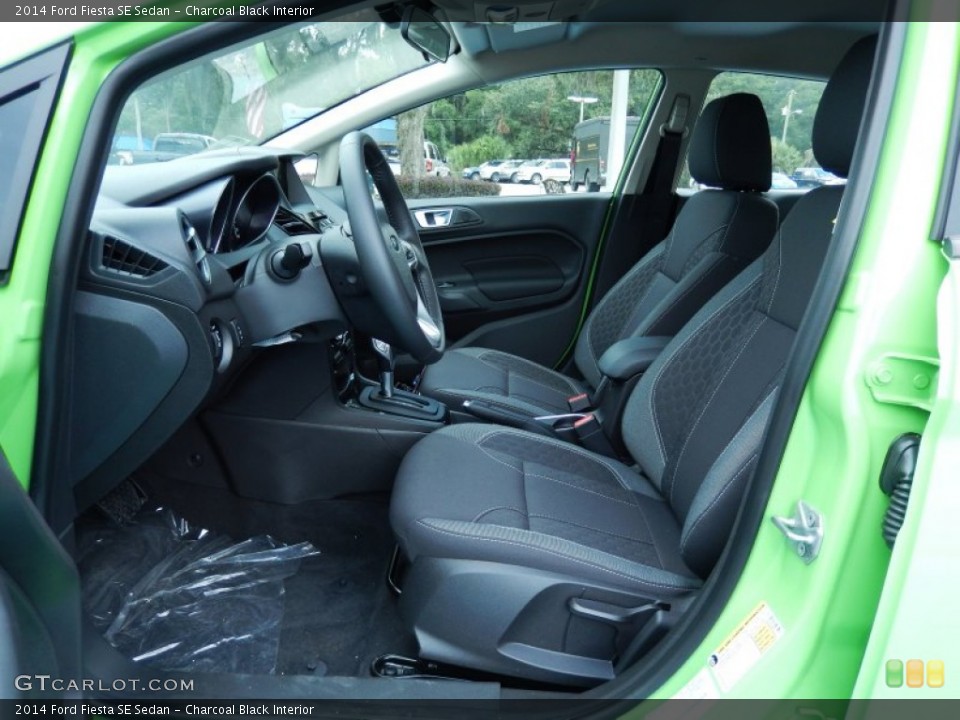 Charcoal Black Interior Photo for the 2014 Ford Fiesta SE Sedan #84122294