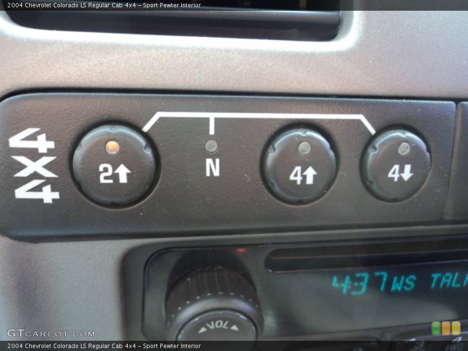 Sport Pewter Interior Controls for the 2004 Chevrolet Colorado LS Regular Cab 4x4 #84151353