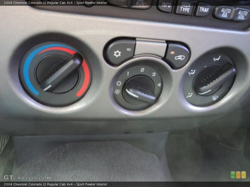 Sport Pewter Interior Controls for the 2004 Chevrolet Colorado LS Regular Cab 4x4 #84151419