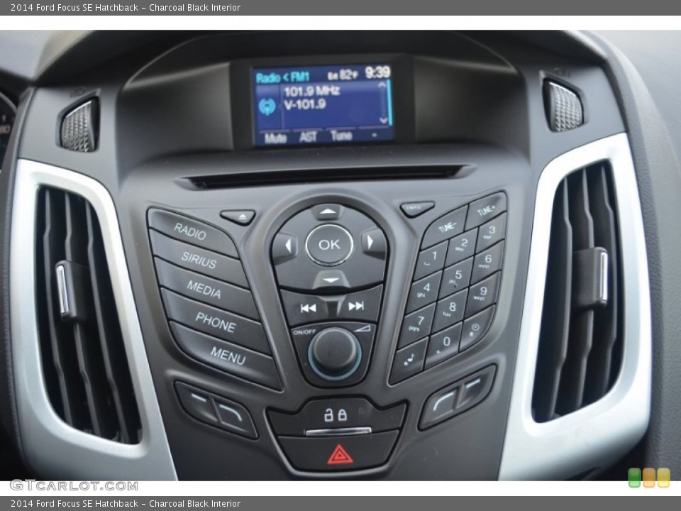 Charcoal Black Interior Controls for the 2014 Ford Focus SE Hatchback #84218702