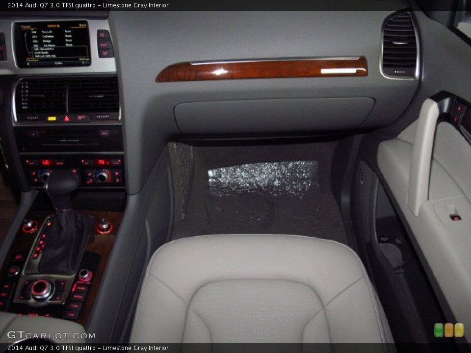 Limestone Gray Interior Dashboard for the 2014 Audi Q7 3.0 TFSI quattro #84225908