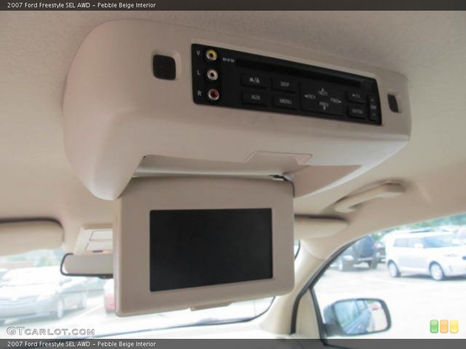 Pebble Beige Interior Entertainment System for the 2007 Ford Freestyle SEL AWD #84324944