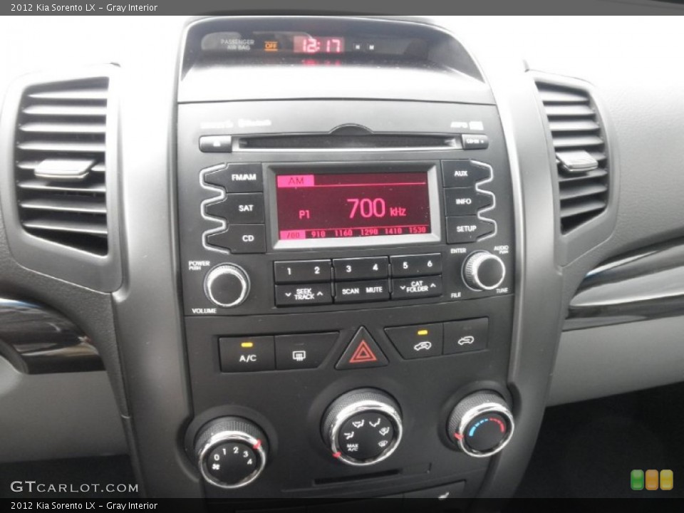 Gray Interior Controls for the 2012 Kia Sorento LX #84331638