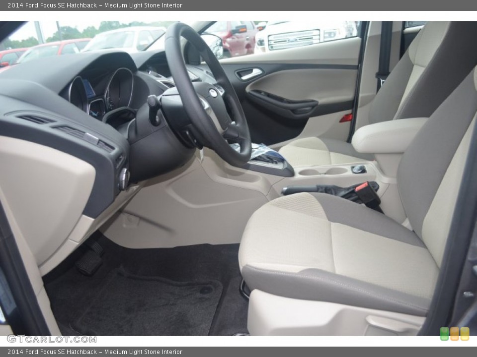 Medium Light Stone Interior Photo for the 2014 Ford Focus SE Hatchback #84340203