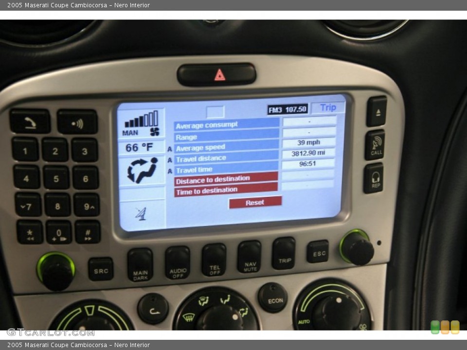 Nero Interior Controls for the 2005 Maserati Coupe Cambiocorsa #84350787