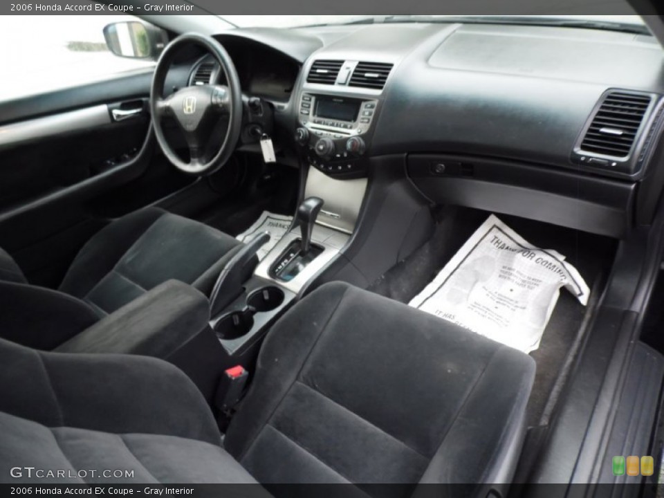 Gray Interior Dashboard for the 2006 Honda Accord EX Coupe #84375939
