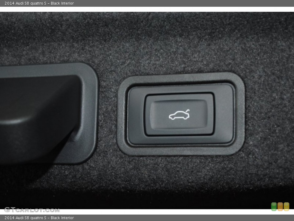 Black Interior Controls for the 2014 Audi S8 quattro S #84383949