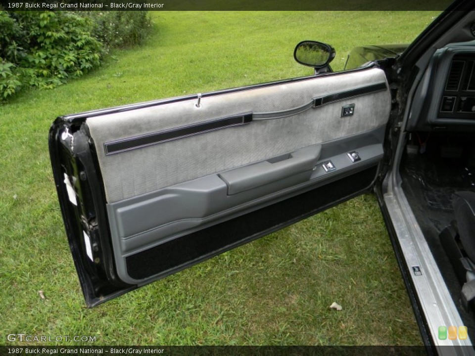 Black/Gray Interior Door Panel for the 1987 Buick Regal Grand National #84401976