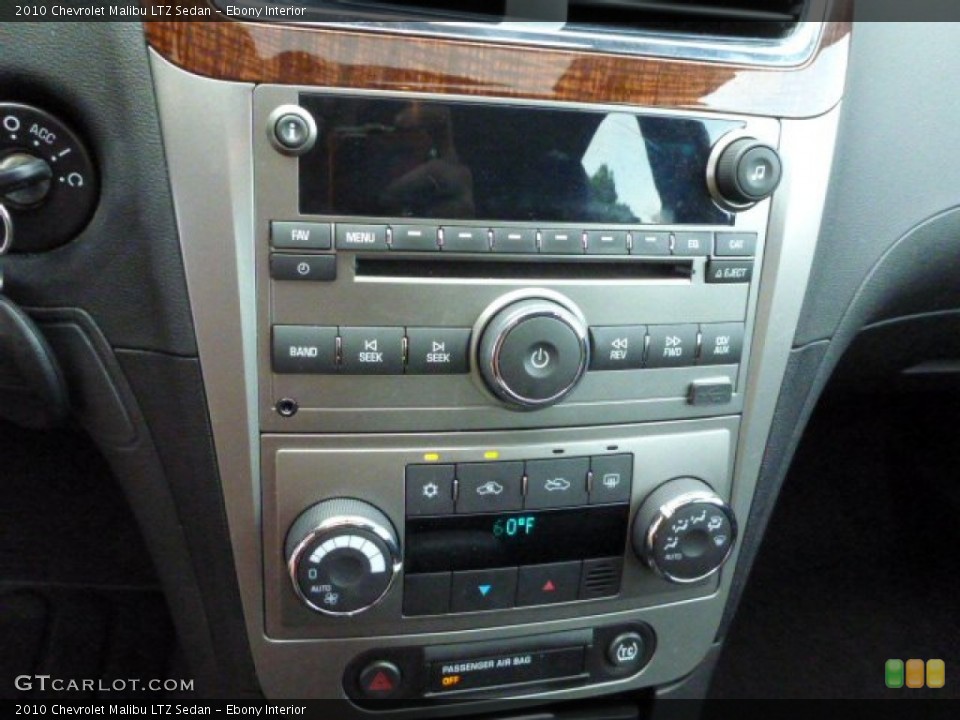 Ebony Interior Controls for the 2010 Chevrolet Malibu LTZ Sedan #84405179