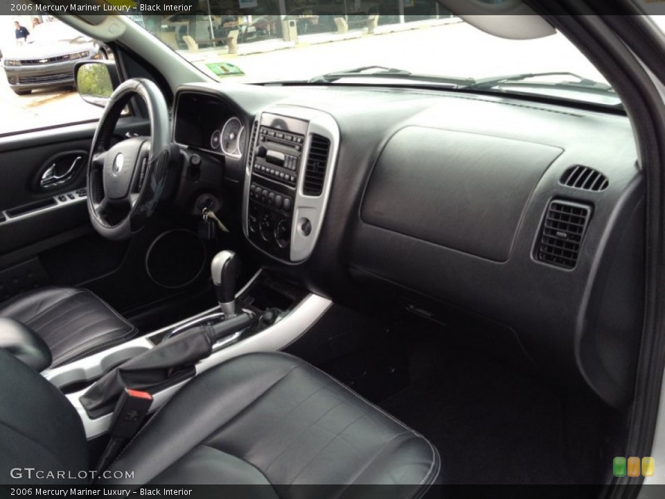 Black Interior Dashboard for the 2006 Mercury Mariner Luxury #84420707