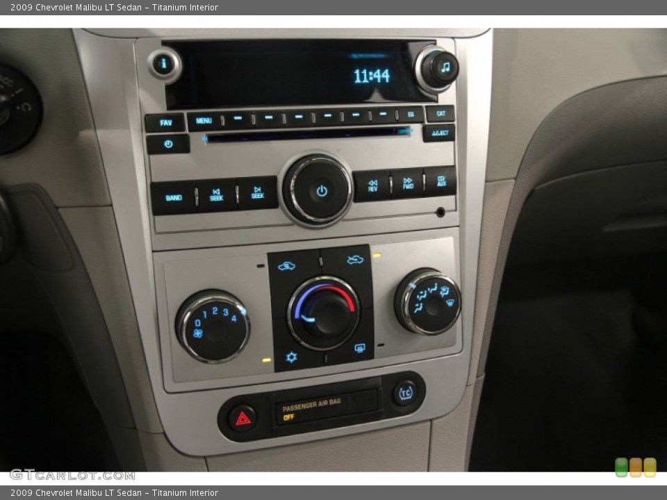 Titanium Interior Controls for the 2009 Chevrolet Malibu LT Sedan #84423066