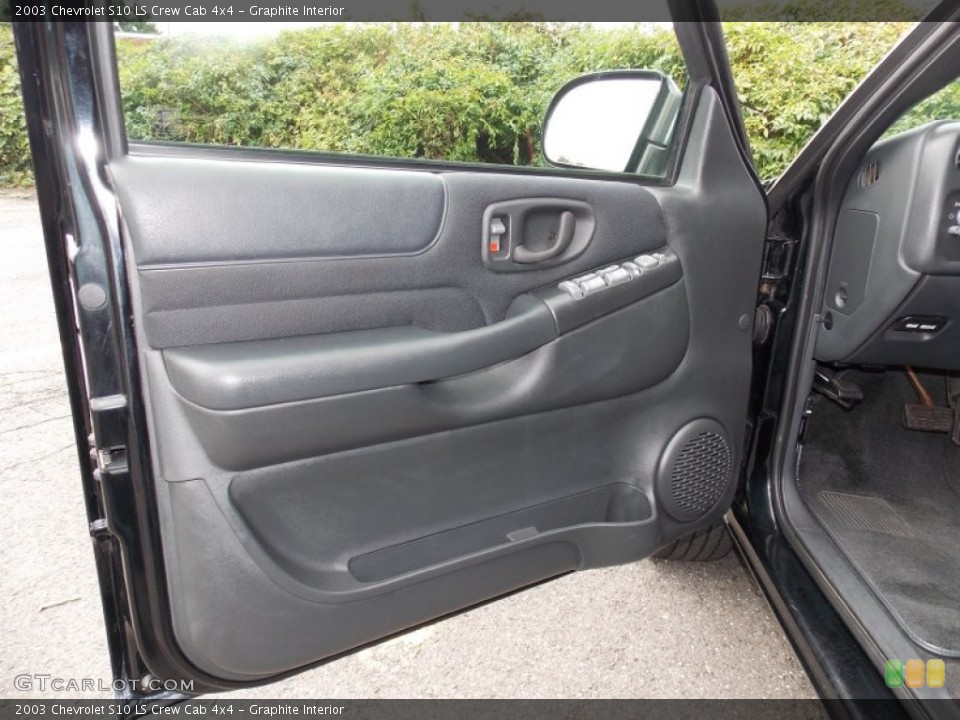 Graphite Interior Door Panel for the 2003 Chevrolet S10 LS Crew Cab 4x4 #84437201