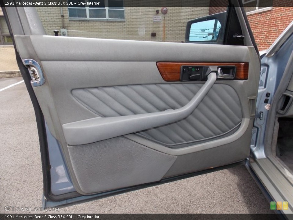Grey Interior Door Panel for the 1991 Mercedes-Benz S Class 350 SDL #84458498