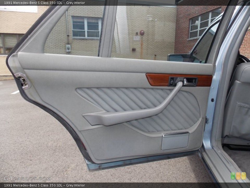 Grey Interior Door Panel for the 1991 Mercedes-Benz S Class 350 SDL #84458618