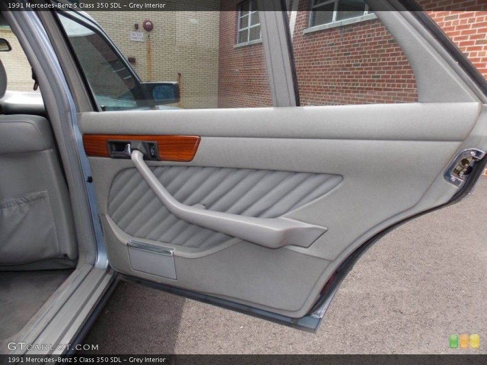 Grey Interior Door Panel for the 1991 Mercedes-Benz S Class 350 SDL #84458825