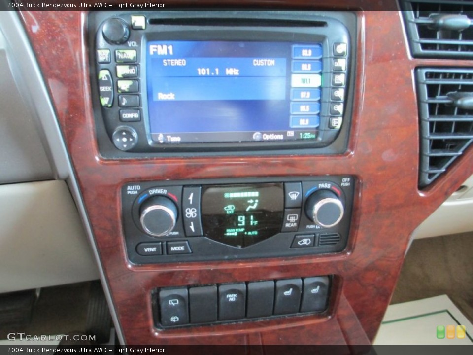 Light Gray Interior Controls for the 2004 Buick Rendezvous Ultra AWD #84468905