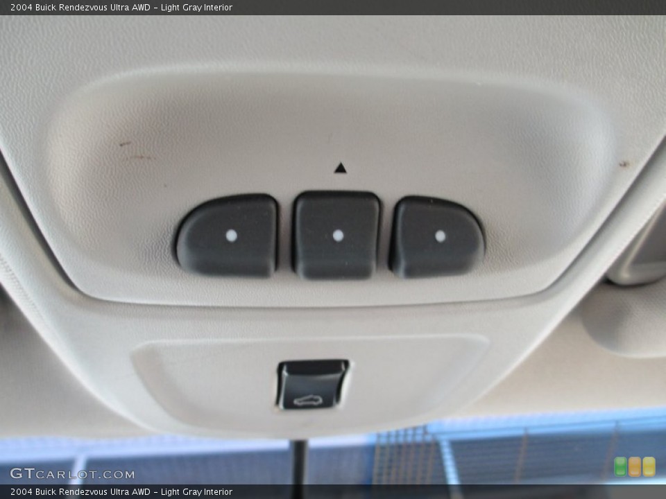 Light Gray Interior Controls for the 2004 Buick Rendezvous Ultra AWD #84468926