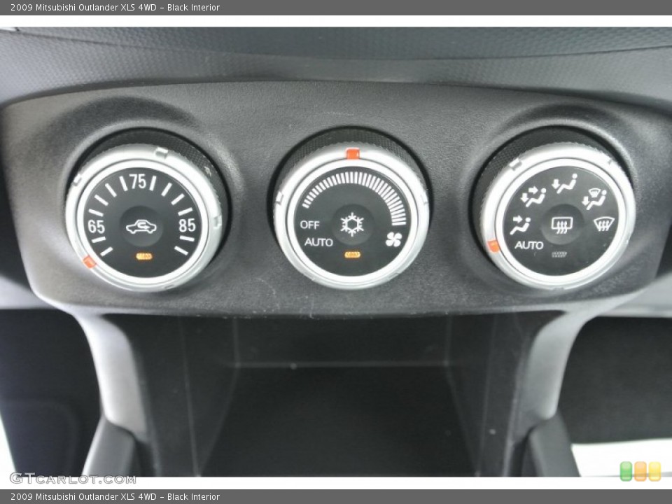 Black Interior Controls for the 2009 Mitsubishi Outlander XLS 4WD #84473450