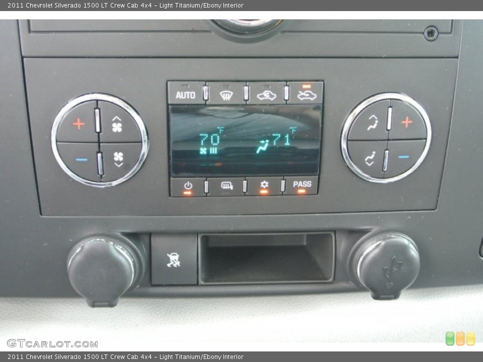 Light Titanium/Ebony Interior Controls for the 2011 Chevrolet Silverado 1500 LT Crew Cab 4x4 #84476588