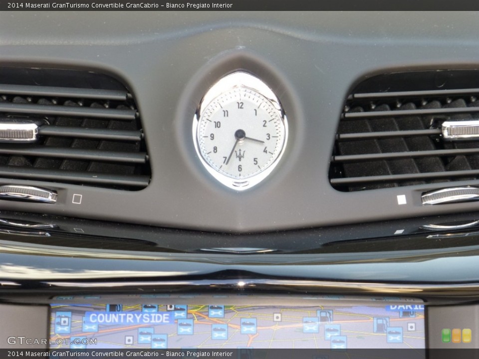 Bianco Pregiato Interior Controls for the 2014 Maserati GranTurismo Convertible GranCabrio #84558778