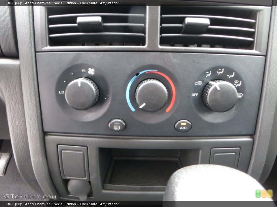 Dark Slate Gray Interior Controls for the 2004 Jeep Grand Cherokee Special Edition #84602008